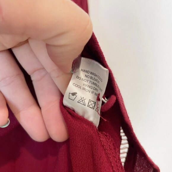 Lovers + FRIENDS Womens Cloud Break Cold Shoulder Blouse Top Red S Relaxed Fit - Picture 4 of 6